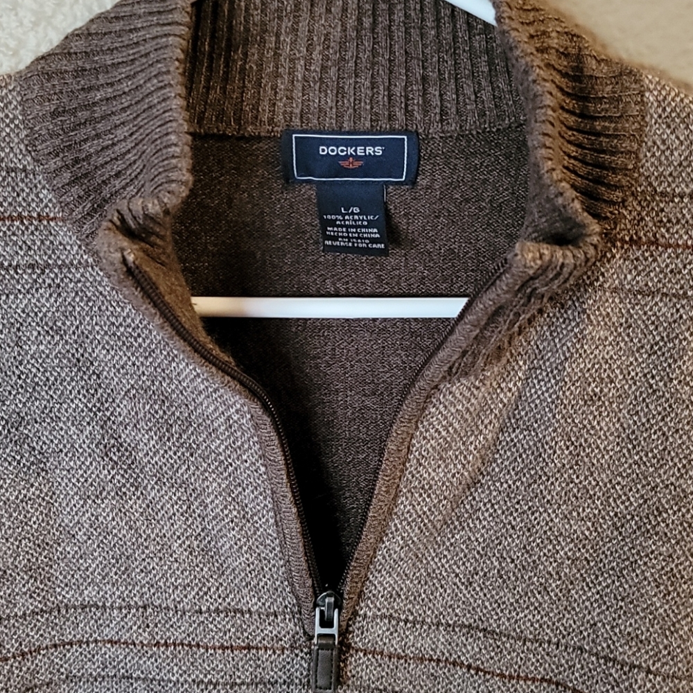 Dockers men's brown quarter zip sweater Large